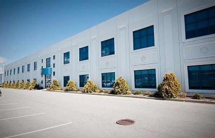 CARREFOUR DU GOLF ¦ INDUSTRIAL SPACE FOR RENT IN ANJOU